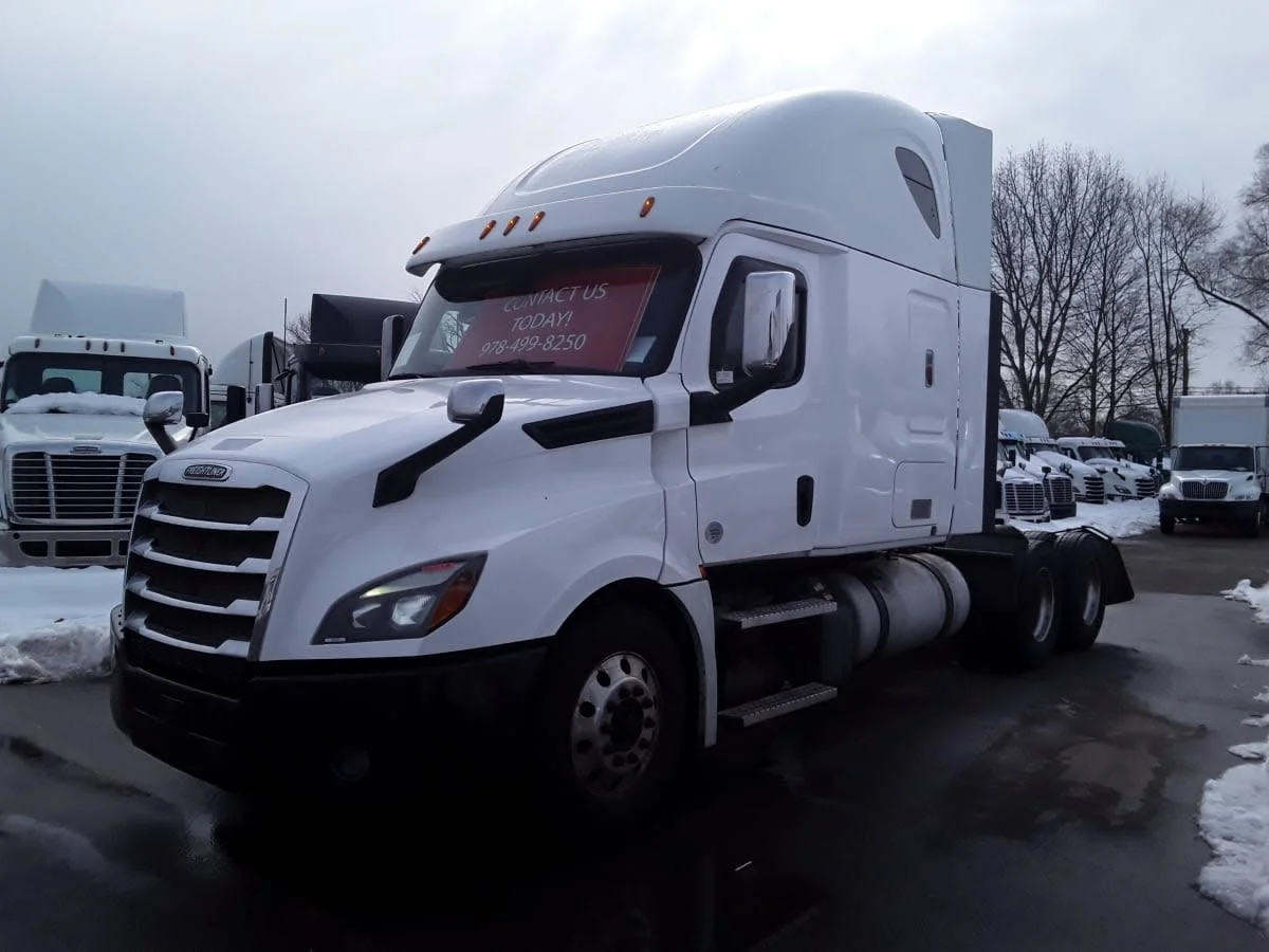 2019 Freightliner Cascadia in Salisbury, MA — photo 2