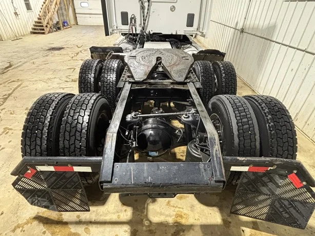 2018 Kenworth T680 - image 7