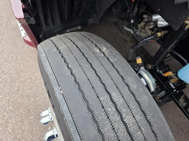 2023 International LT - image 26