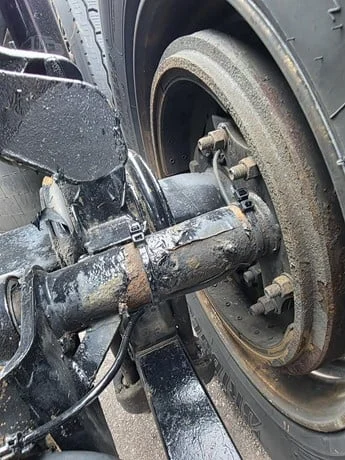 2023 International LT - image 18