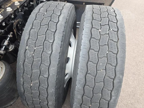 2023 International LT - image 10