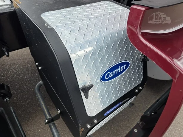 2023 International LT - image 9