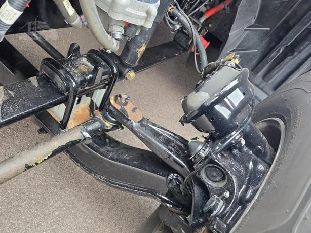 2023 International LT - image 22