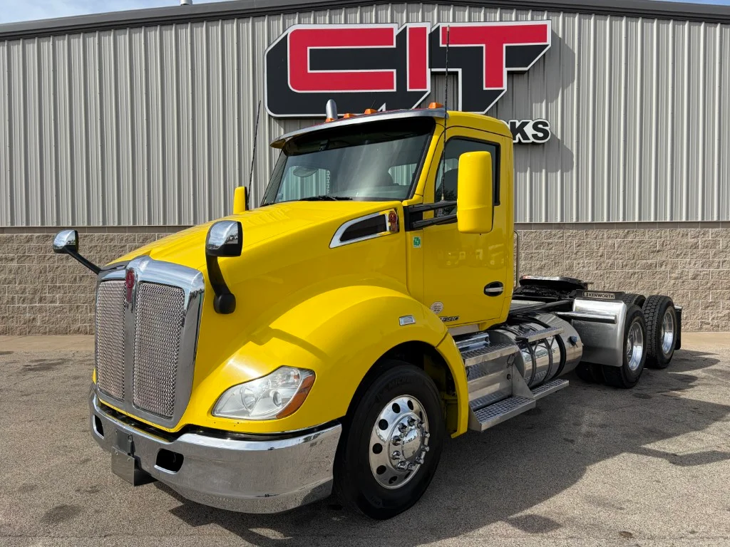 2017 Kenworth T680 in Morton, IL