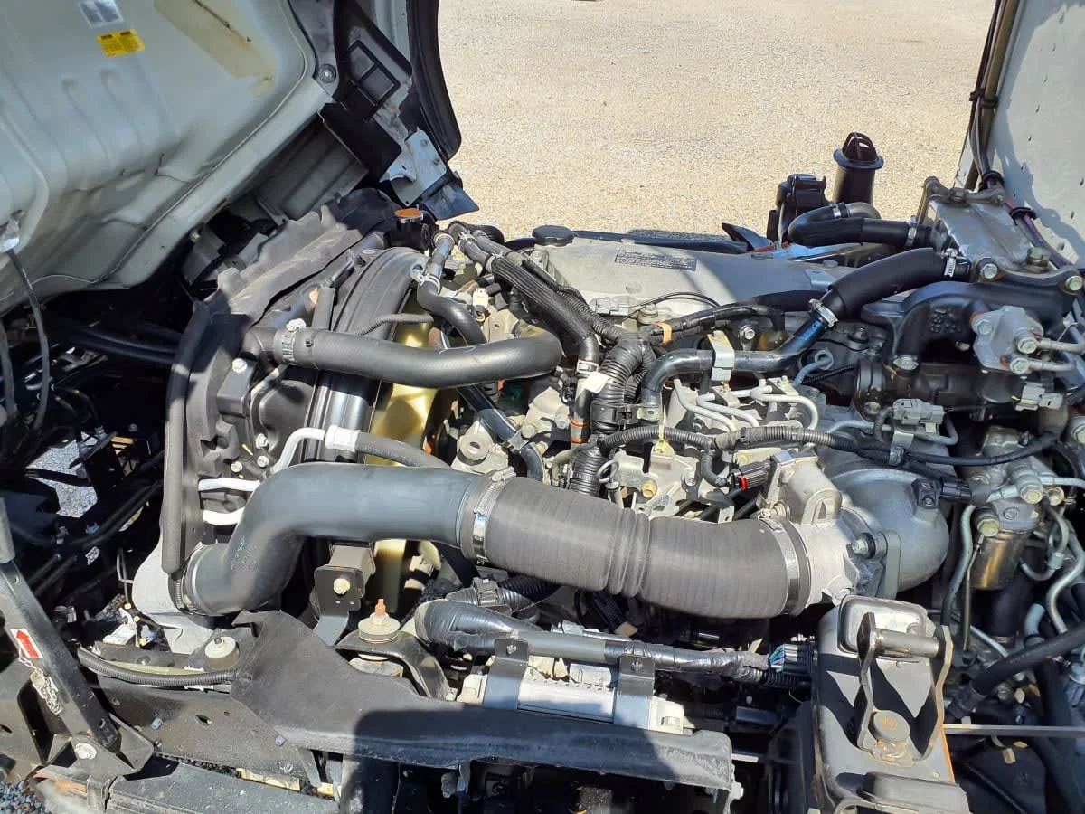 2018 Isuzu NQR - image 10