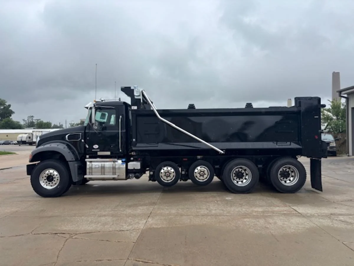 2026 Mack in Cedar Rapids, IA — photo 2