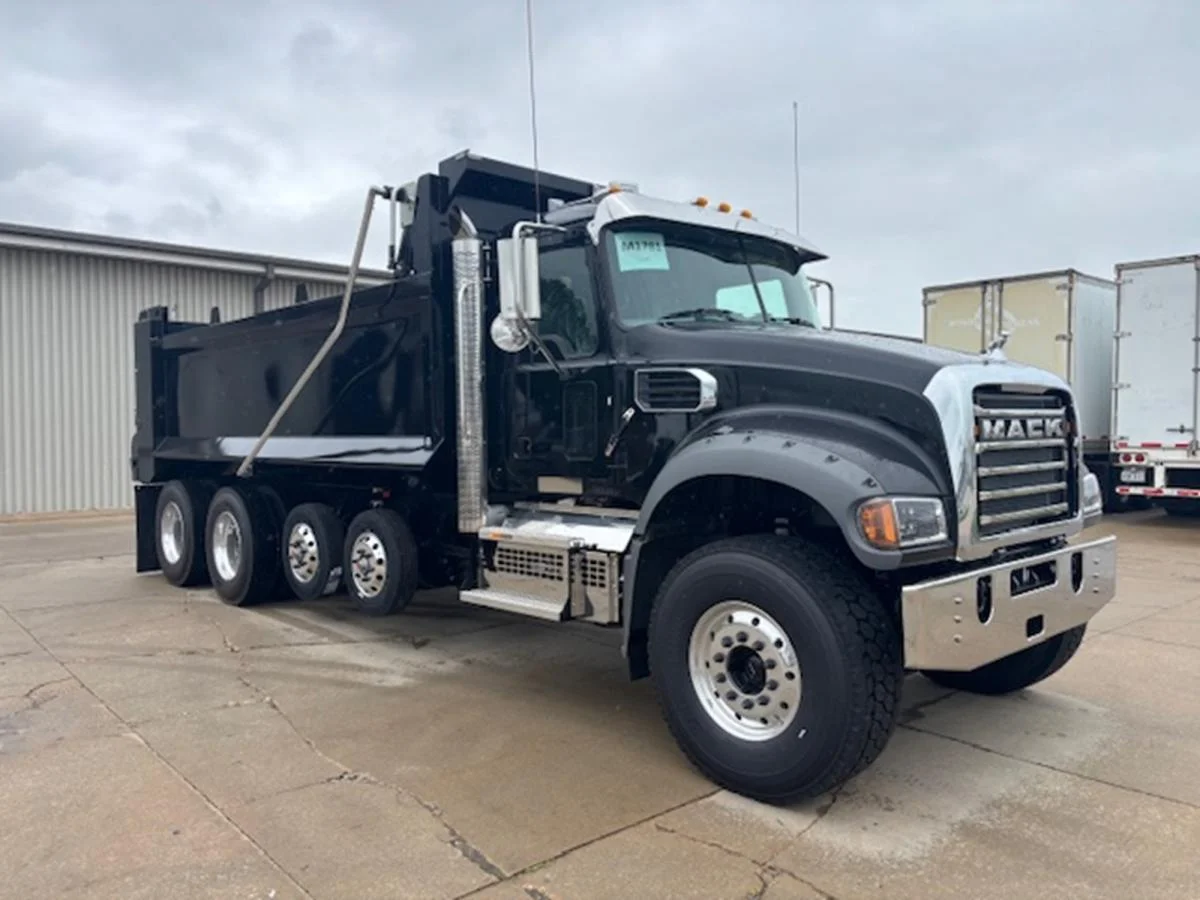 2026 Mack in Cedar Rapids, IA — photo 7