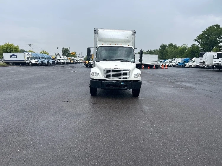 2020 Freightliner eM2 in Rochester, NY — photo 2