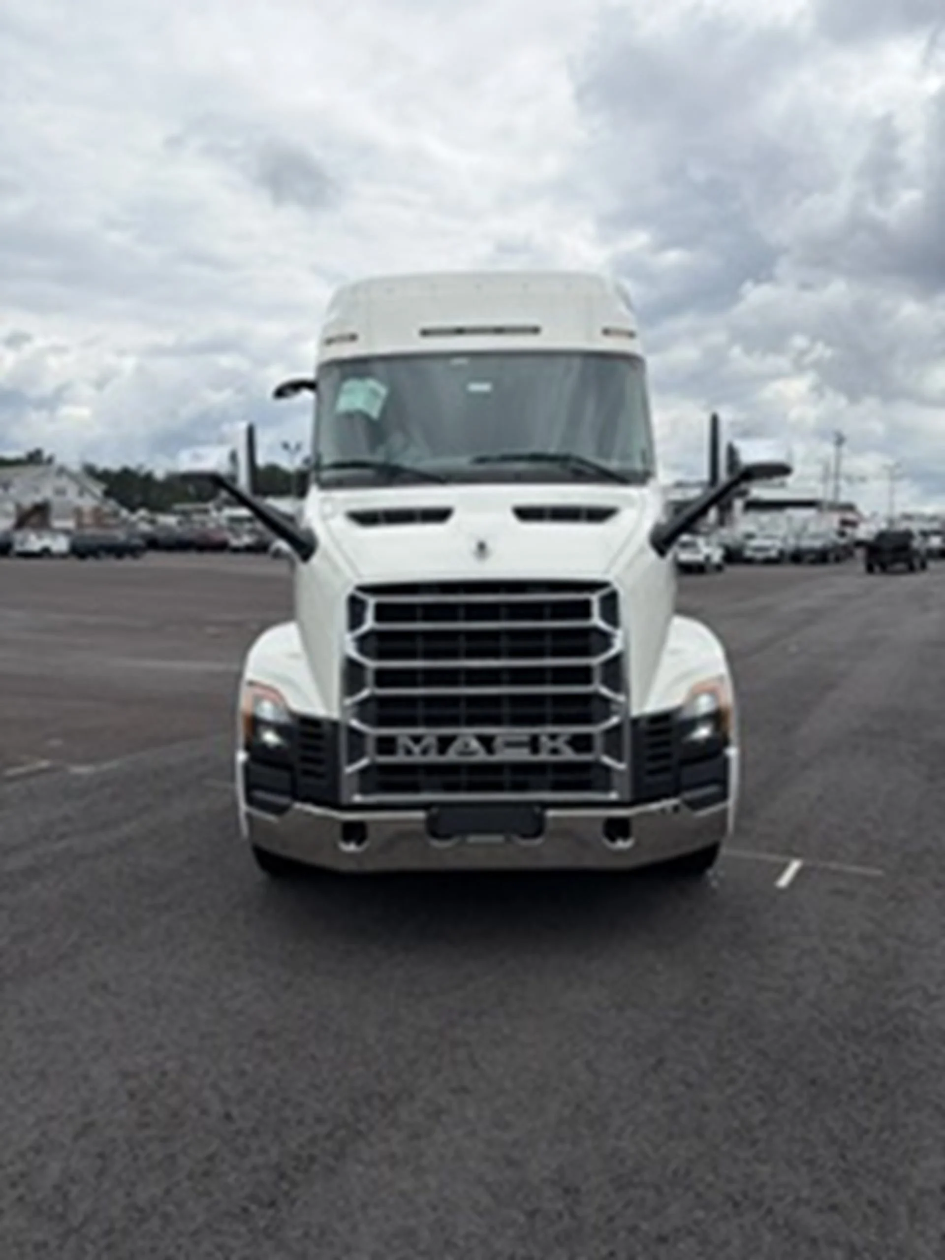 2027 Mack Anthem in Souderton, PA — photo 2