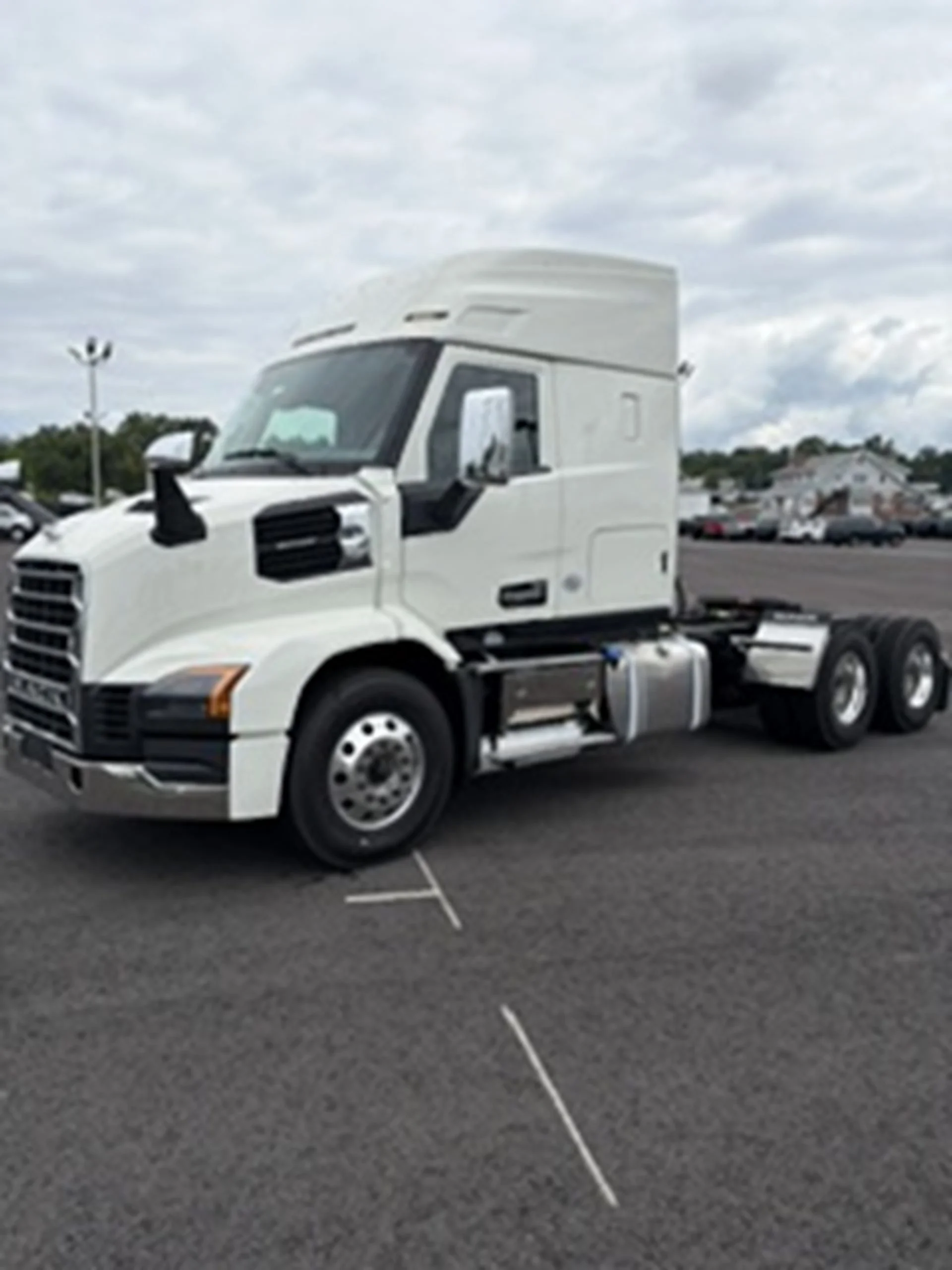 2027 Mack Anthem in Souderton, PA — photo 3