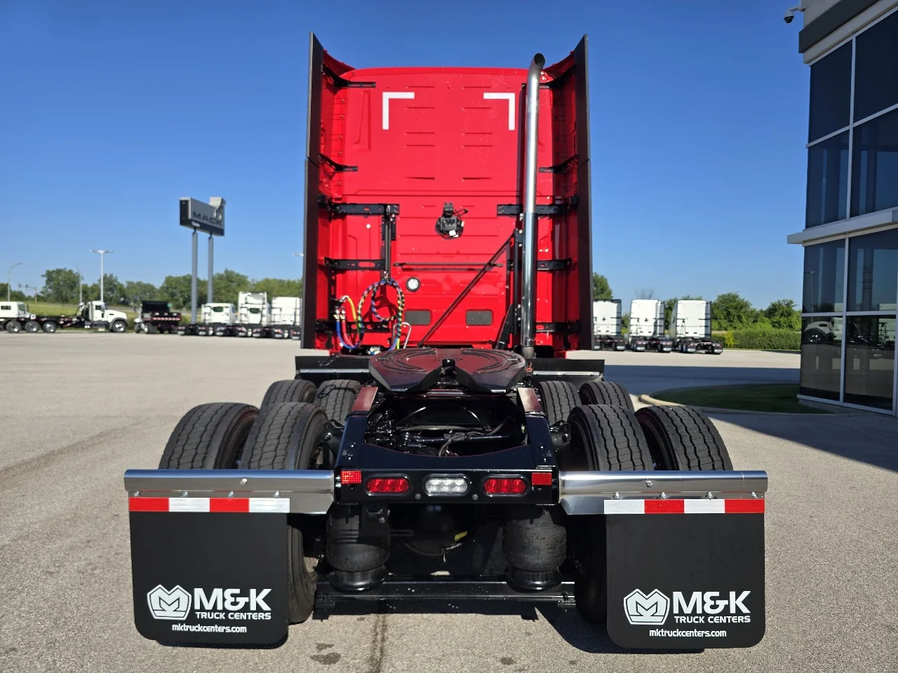 2027 Volvo VNL 860 in Toledo, OH — photo 5
