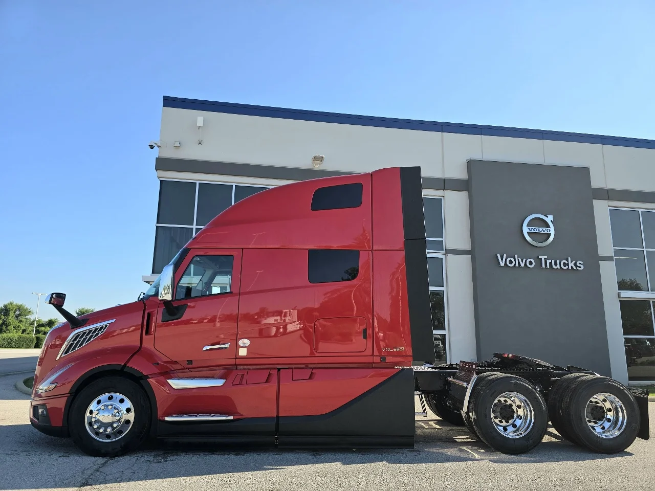 2027 Volvo VNL 860 in Toledo, OH — photo 6