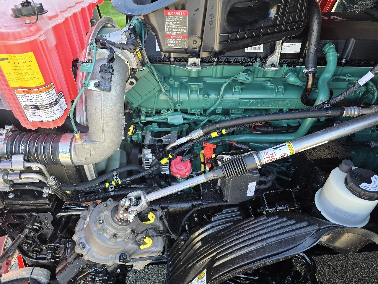 2027 Volvo VNL 860 in Toledo, OH — photo 15