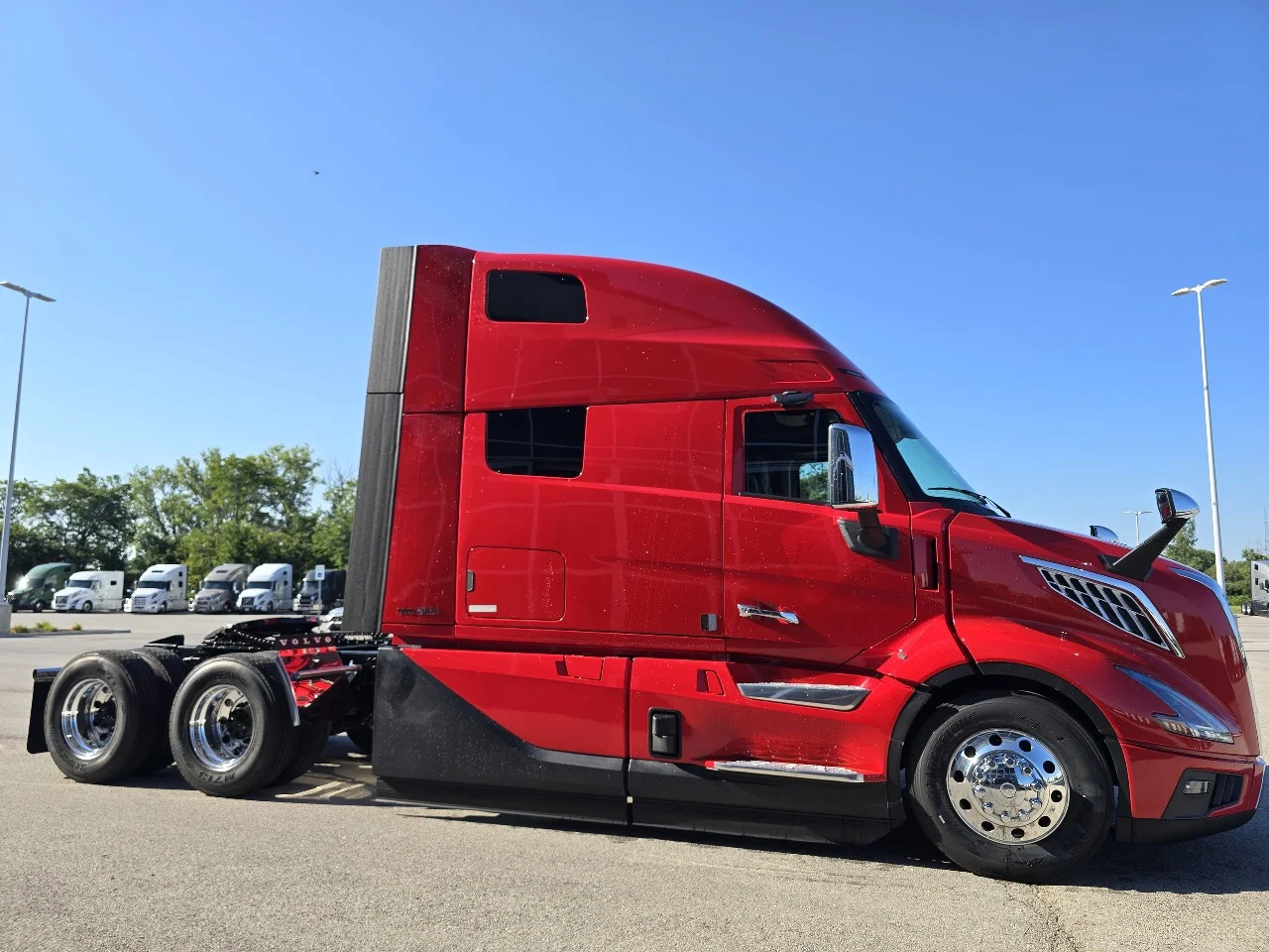 2027 Volvo VNL 860 in Toledo, OH — photo 4
