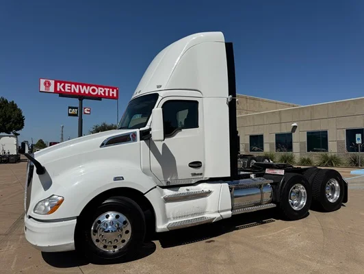 2022 Kenworth T680 in Dallas, TX — photo 2