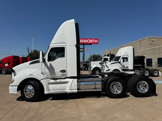 2022 Kenworth T680 in Dallas, TX — photo 12