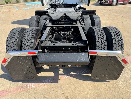 2022 Kenworth T680 in Dallas, TX — photo 4