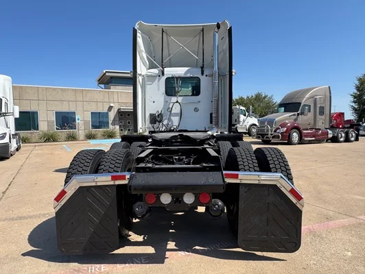 2022 Kenworth T680 in Dallas, TX — photo 5