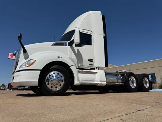 2022 Kenworth T680 in Dallas, TX — photo 11