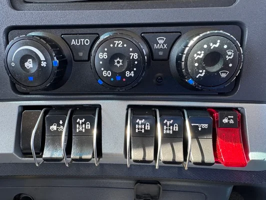 2022 Kenworth T680 in Dallas, TX — photo 26