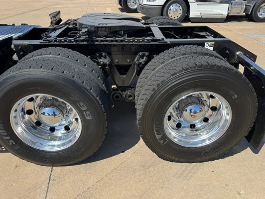 2022 Kenworth T680 in Dallas, TX — photo 17