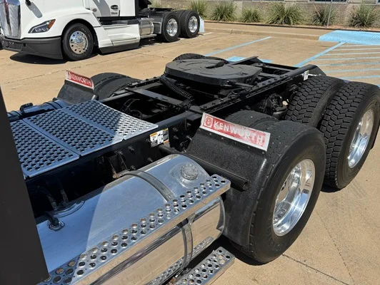 2022 Kenworth T680 in Dallas, TX — photo 16