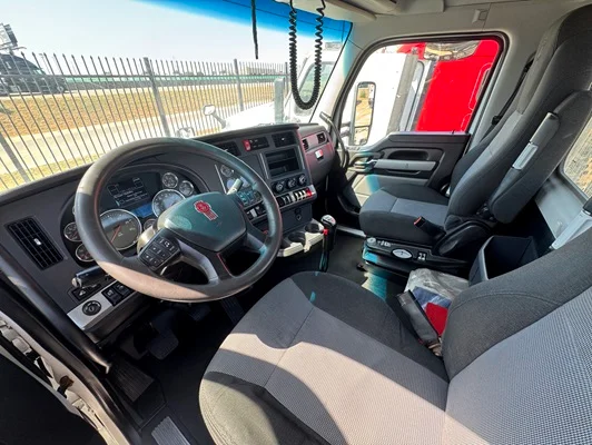 2022 Kenworth T680 in Dallas, TX — photo 20