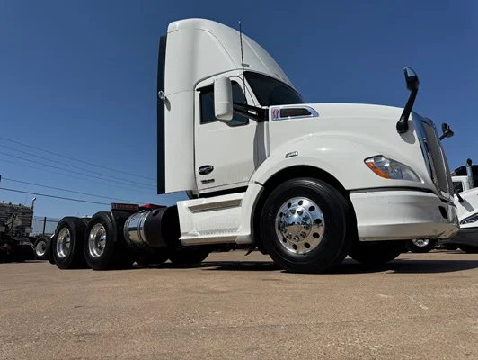 2022 Kenworth T680 in Dallas, TX — photo 8