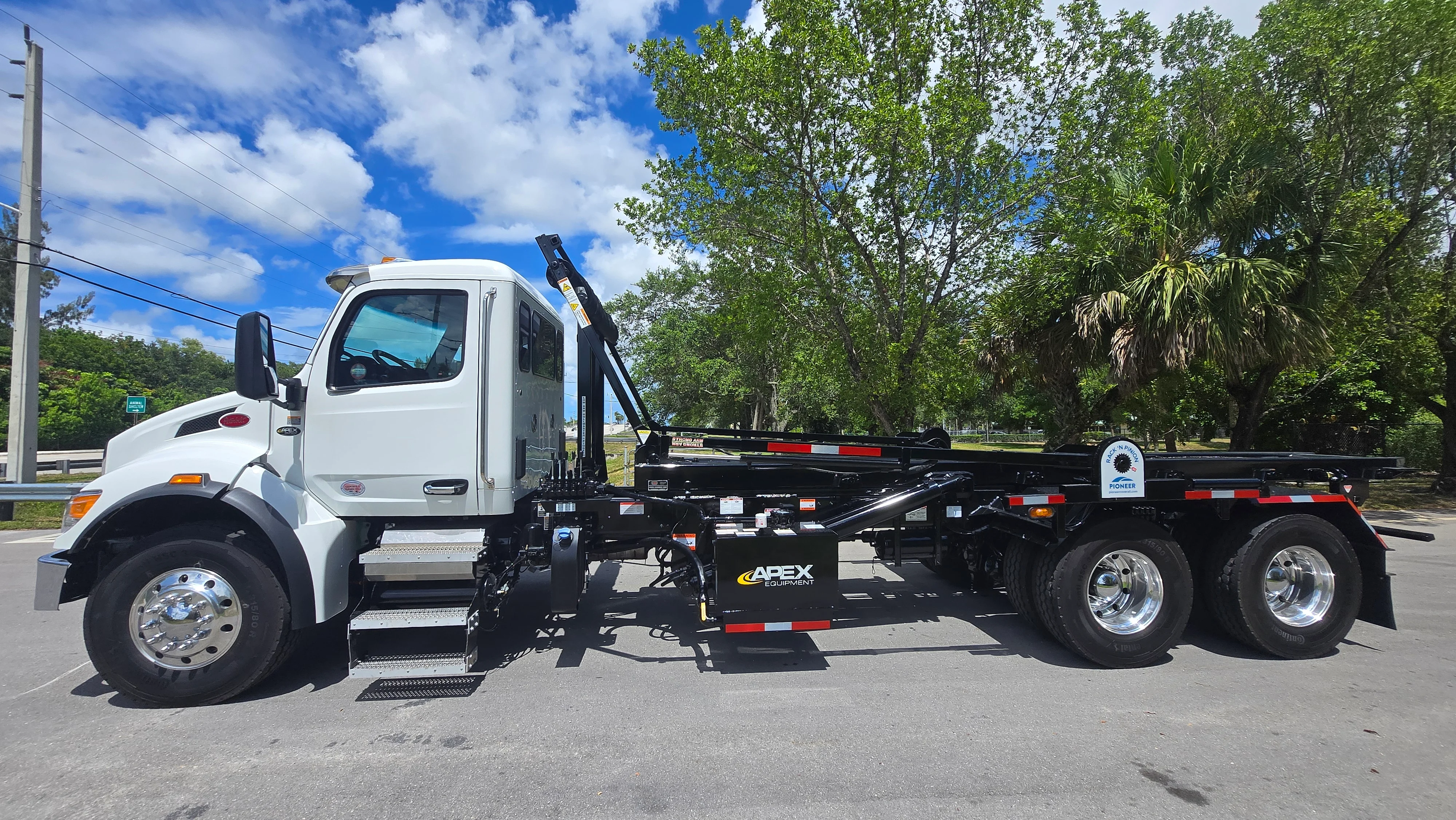 2026 Peterbilt 548 in Fort Lauderdale, FL — photo 8