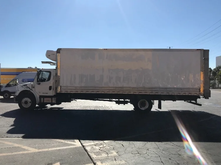 2019 Freightliner M2 106 in Torrance, CA — photo 4