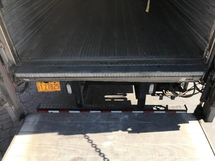 2019 Freightliner M2 106 in Torrance, CA — photo 10