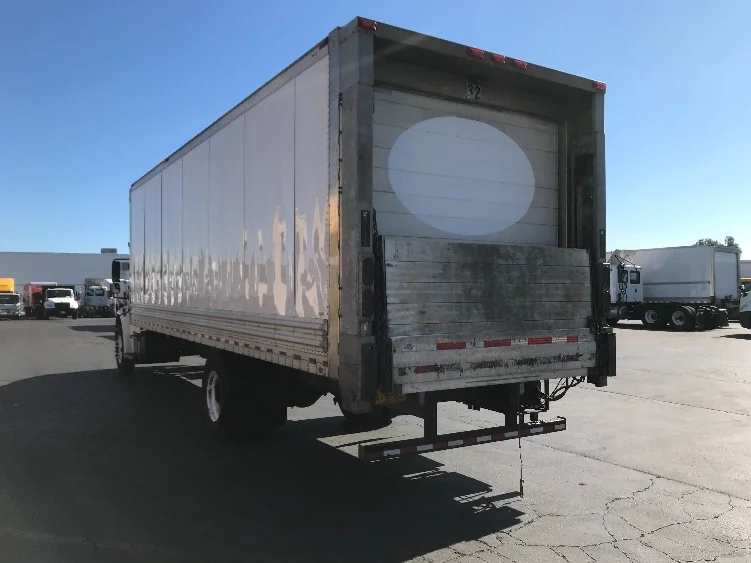 2019 Freightliner M2 106 in Torrance, CA — photo 6