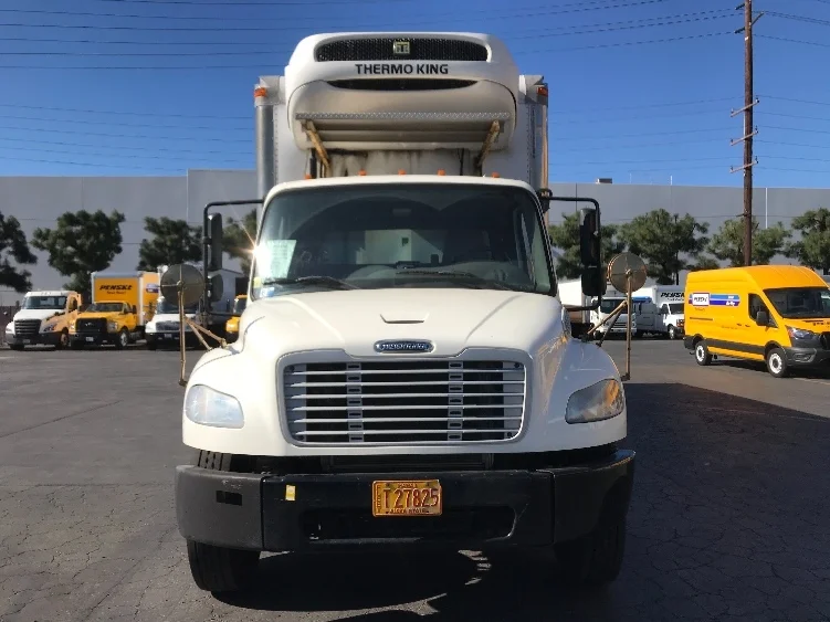2019 Freightliner M2 106 in Torrance, CA — photo 2