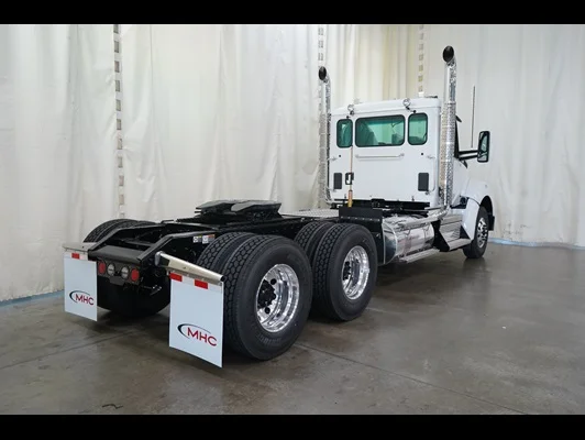 2027 Kenworth T880 in Wichita Falls, TX — photo 4
