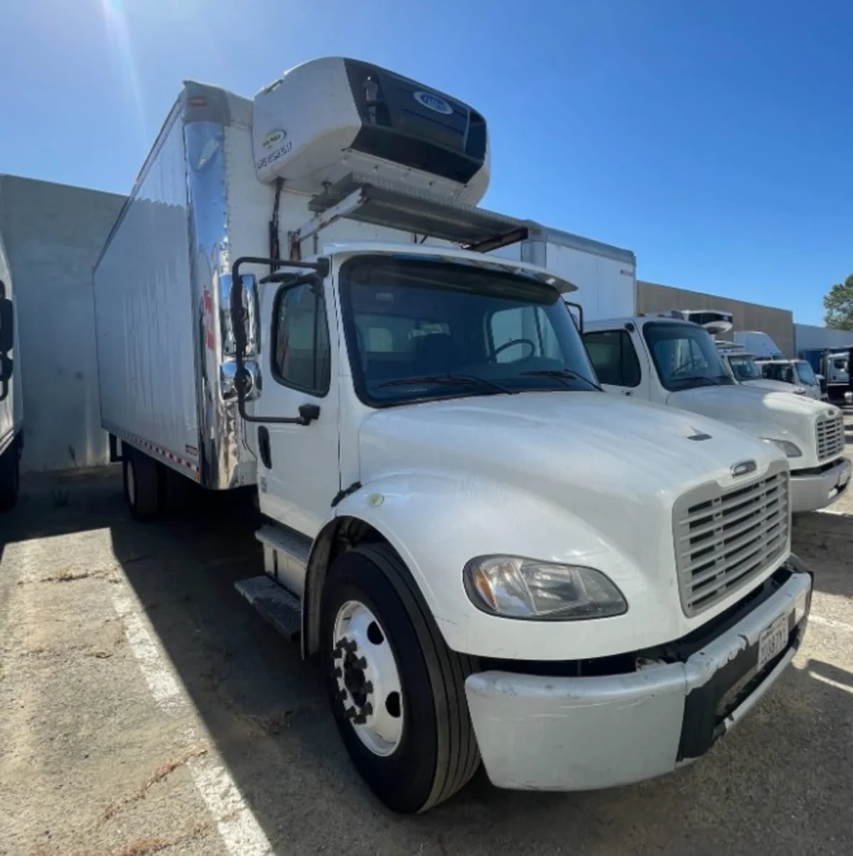 2016 Freightliner M2 106 - image 3