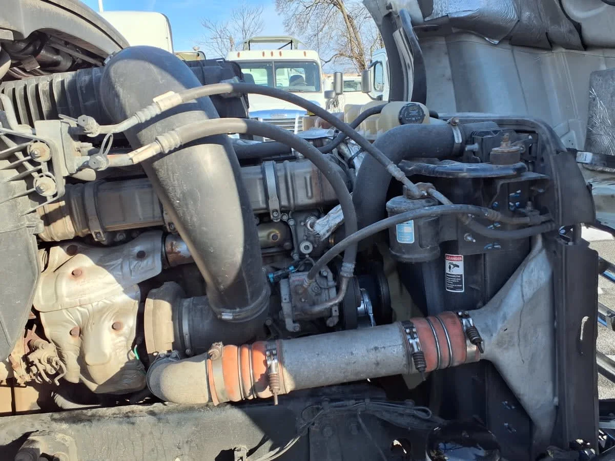 2019 Freightliner Cascadia - image 14