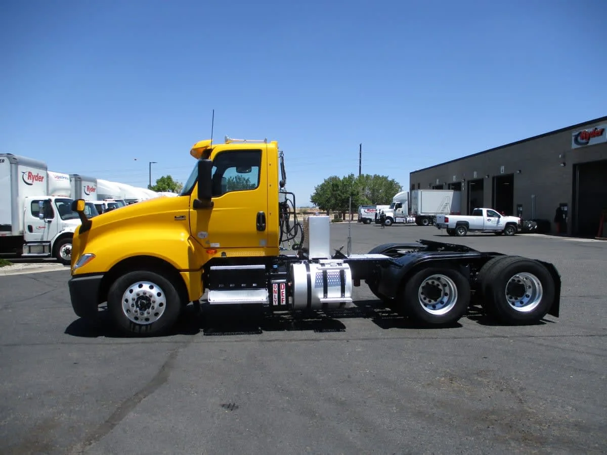 2020 International LT in Commerce City, CO — photo 16