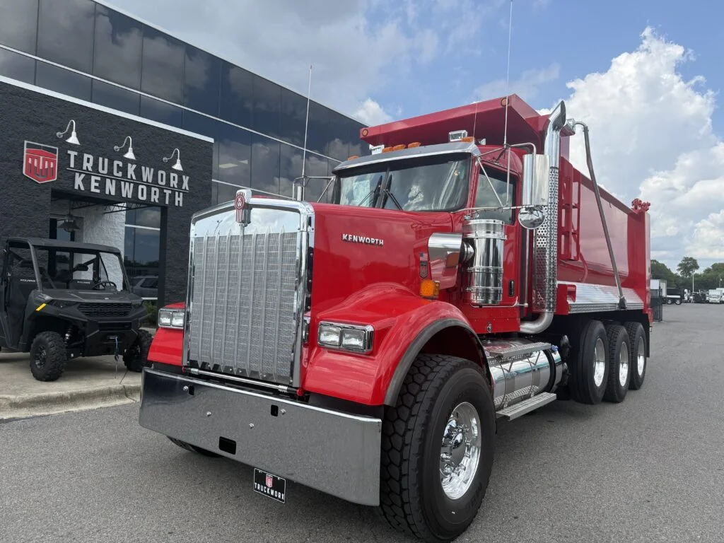 2027 Kenworth W900