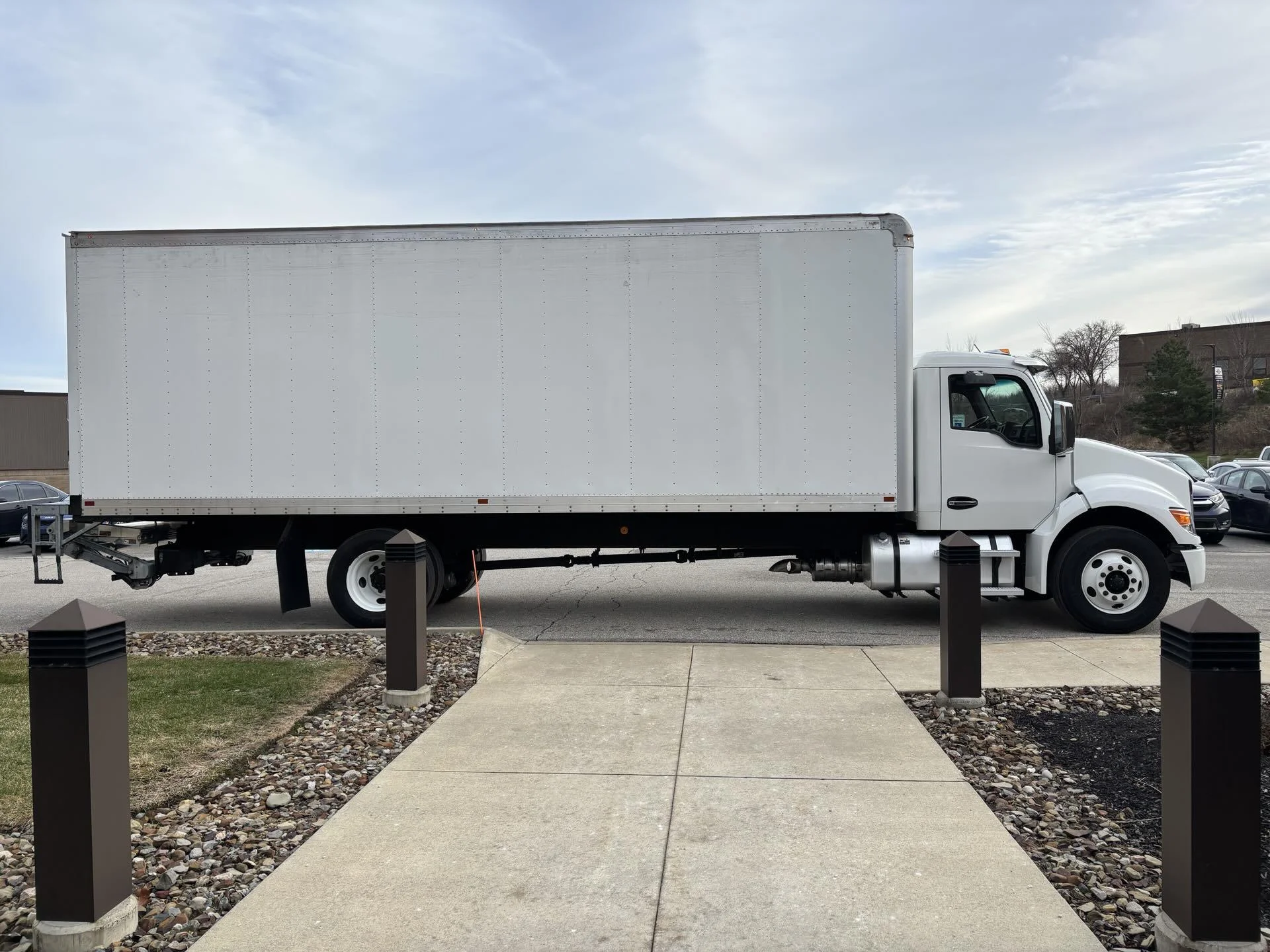 2025 Kenworth T280 in Broadview Hts, OH — photo 2