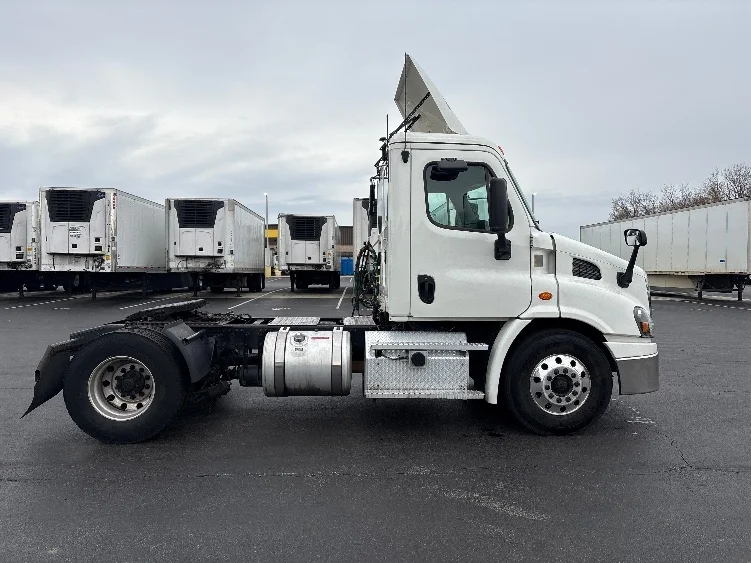 2020 Freightliner Cascadia in Swedesboro, NJ — photo 8