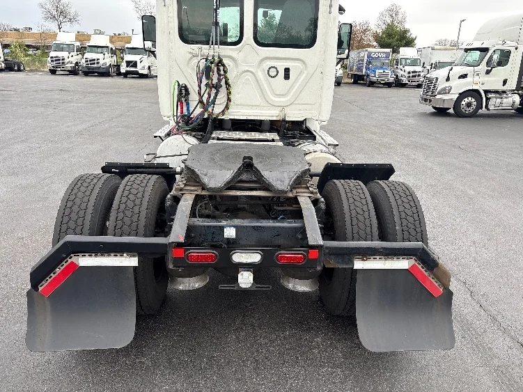 2020 Freightliner Cascadia in Swedesboro, NJ — photo 6