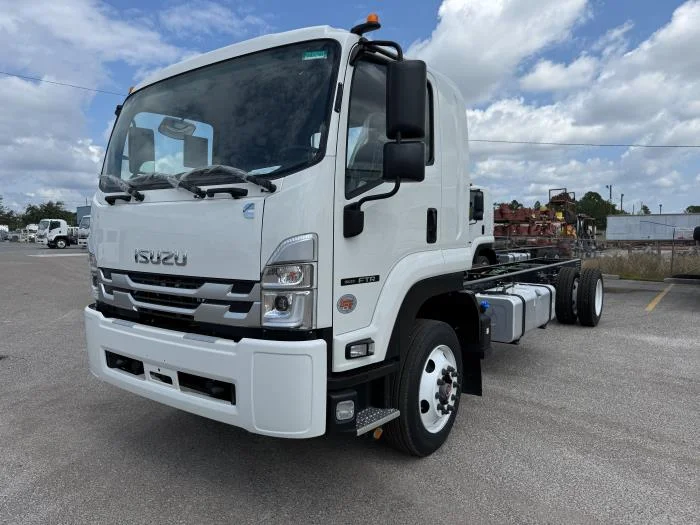2025 Isuzu FTR - image 2