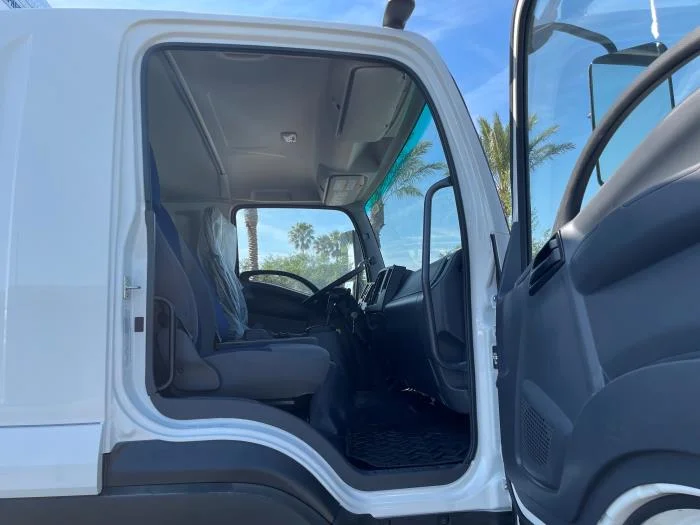 2025 Isuzu FTR - image 12