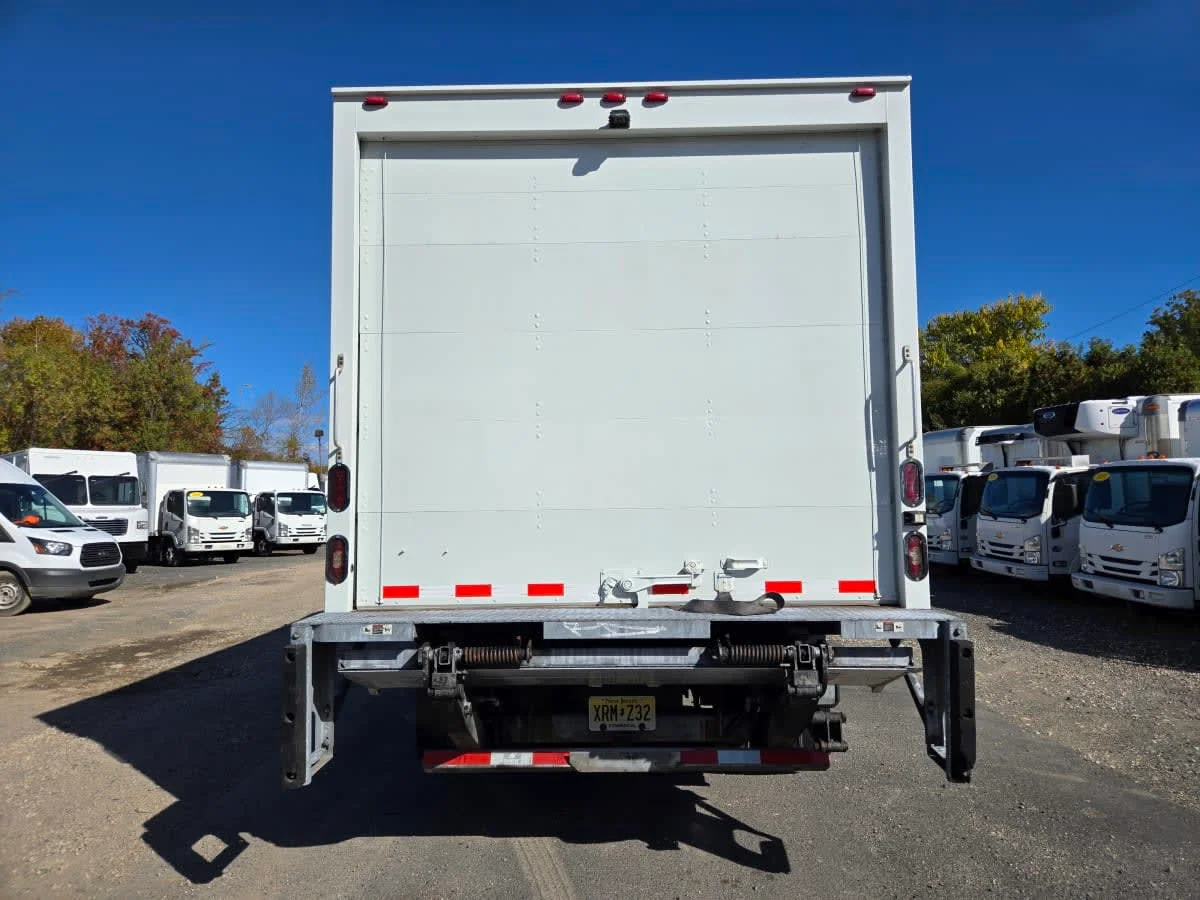 2019 Isuzu NQR - image 5