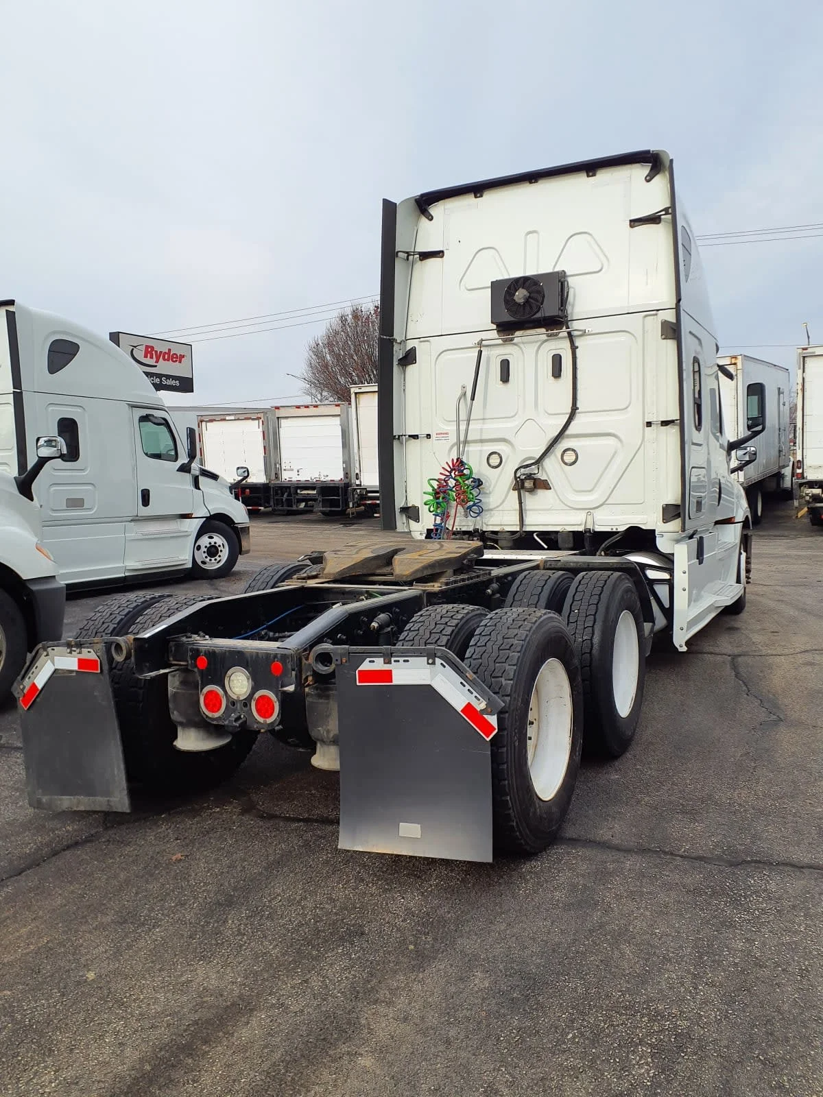 2020 Freightliner Cascadia - image 4
