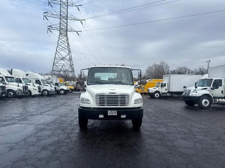 2019 Freightliner M2 106 in Greensboro, NC — photo 2