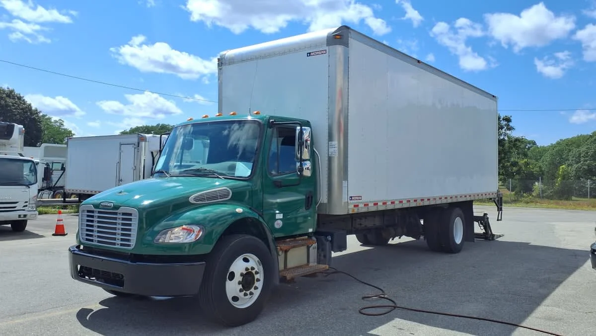 2021 Freightliner M2 106