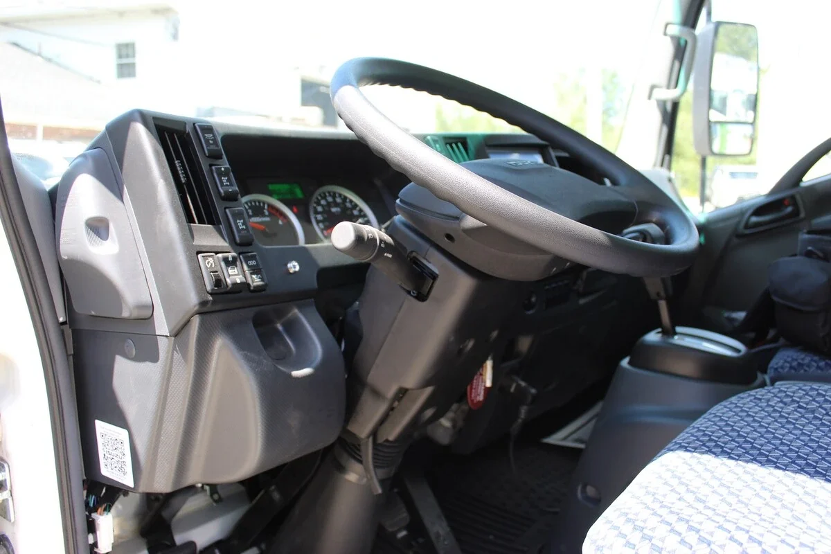 2024 Isuzu NRR - image 5