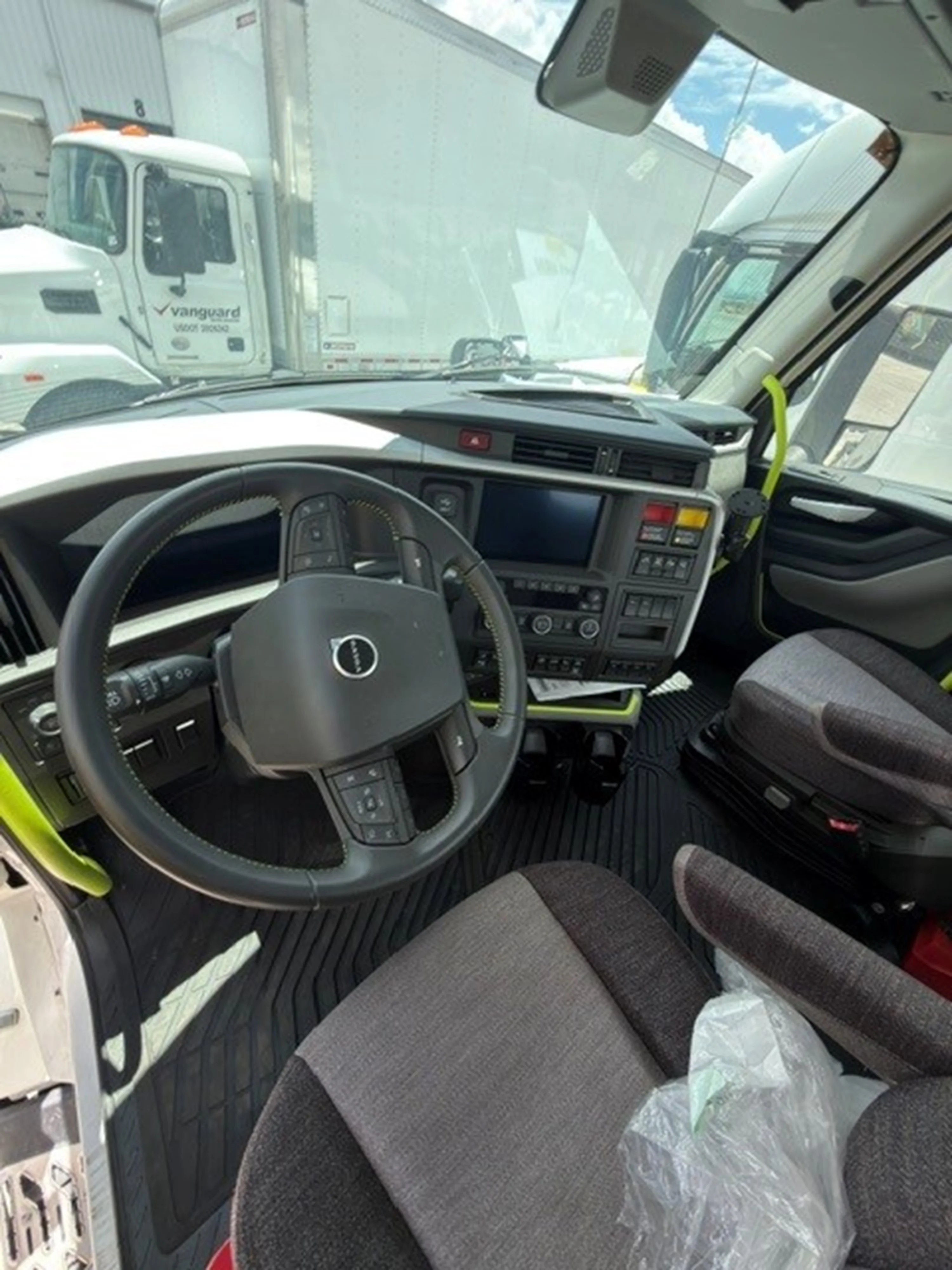 2025 Volvo in El Paso, TX — photo 7