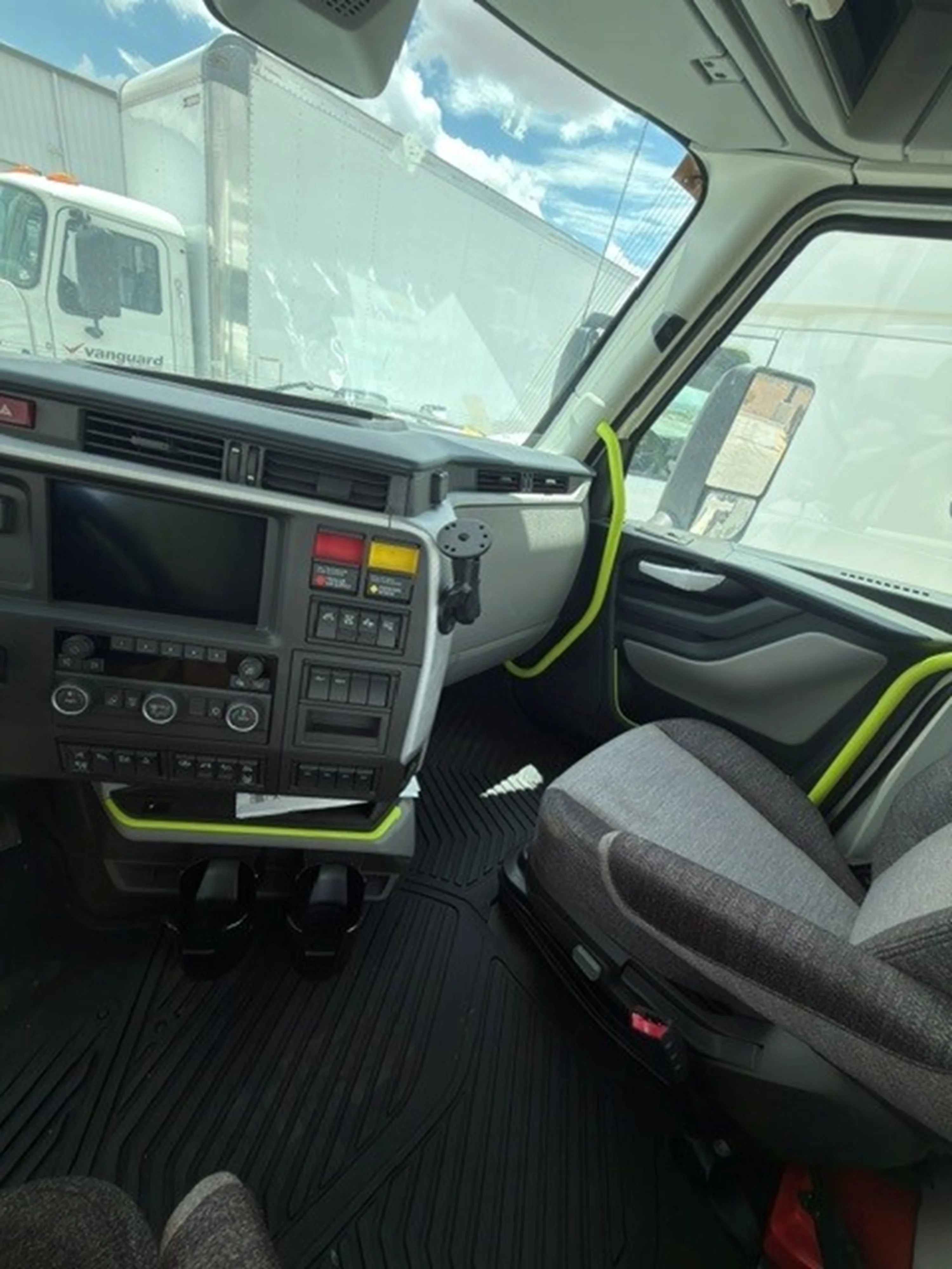 2025 Volvo in El Paso, TX — photo 6